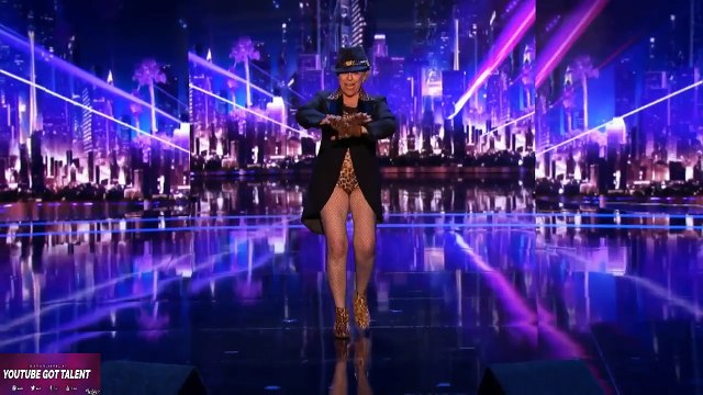 She Kissed Simon! On America's Got Talent judge cuts 2017