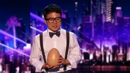 Funny Magician Leaves Simon Speechless On America's Got Talent 2017