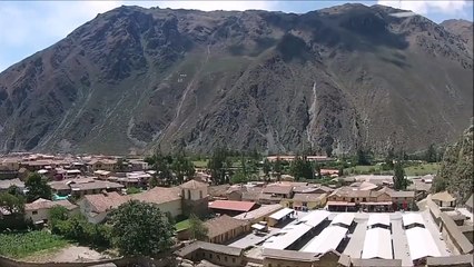 Pérou | Balade en drone au dessus d'Ollantaytambo