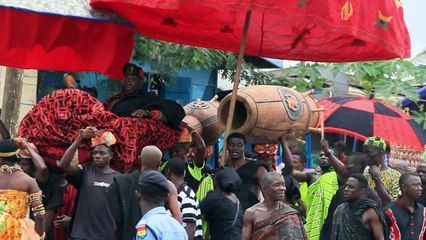 People pay homage at 'slave river' in Ghana