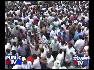 Protest near KRS dam opposing water release to Tamilnadu