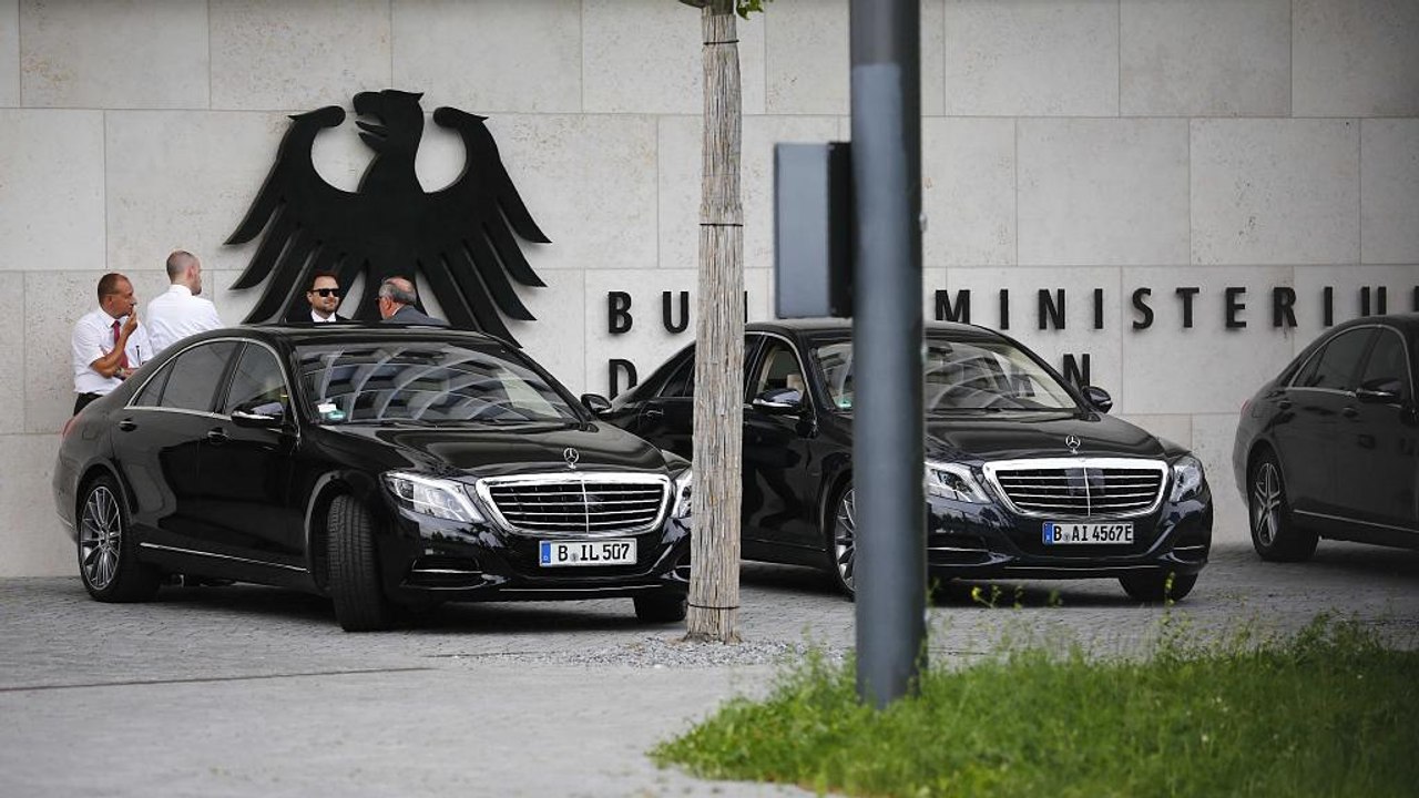 German carmakers and politicians agree on a deal to cut harmful emissions