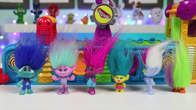 TROLLS Movie Characters Visit Play Doh Mega Fun Factory Playset and Get Surprise Toys!-Ig-K17HhLOQ