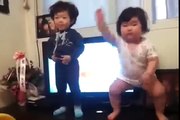 Bonitos bebes graciosos Asiáticos bailando - Asian Pretty funny babies dancing
