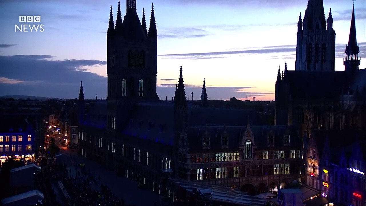 Passchendaele 100_ Stunning light display marks anniversary - BBC News
