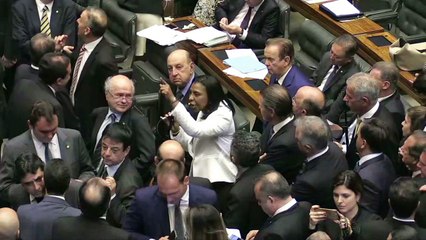 Brazil's congress throws out corruption charge against president