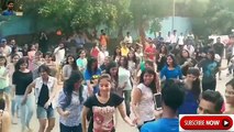 IIT MUMBAI GIRL DANCE ON STREET FLASH MOB BY IIT MUMBAI GIRLS 2017