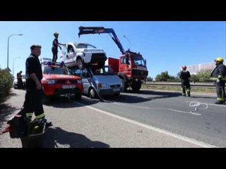 Extraño accidente en Palma: Una furgoneta vuela hasta situarse encima de otra