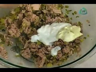 Cocinemos Juntos. Pan árabe con atún, pepinillos y vegetales