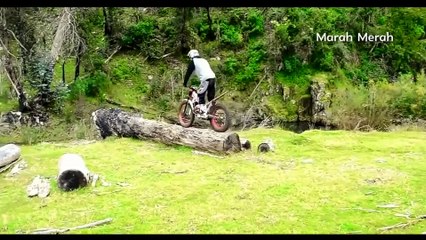 Aksi Gila Crosser Dunia