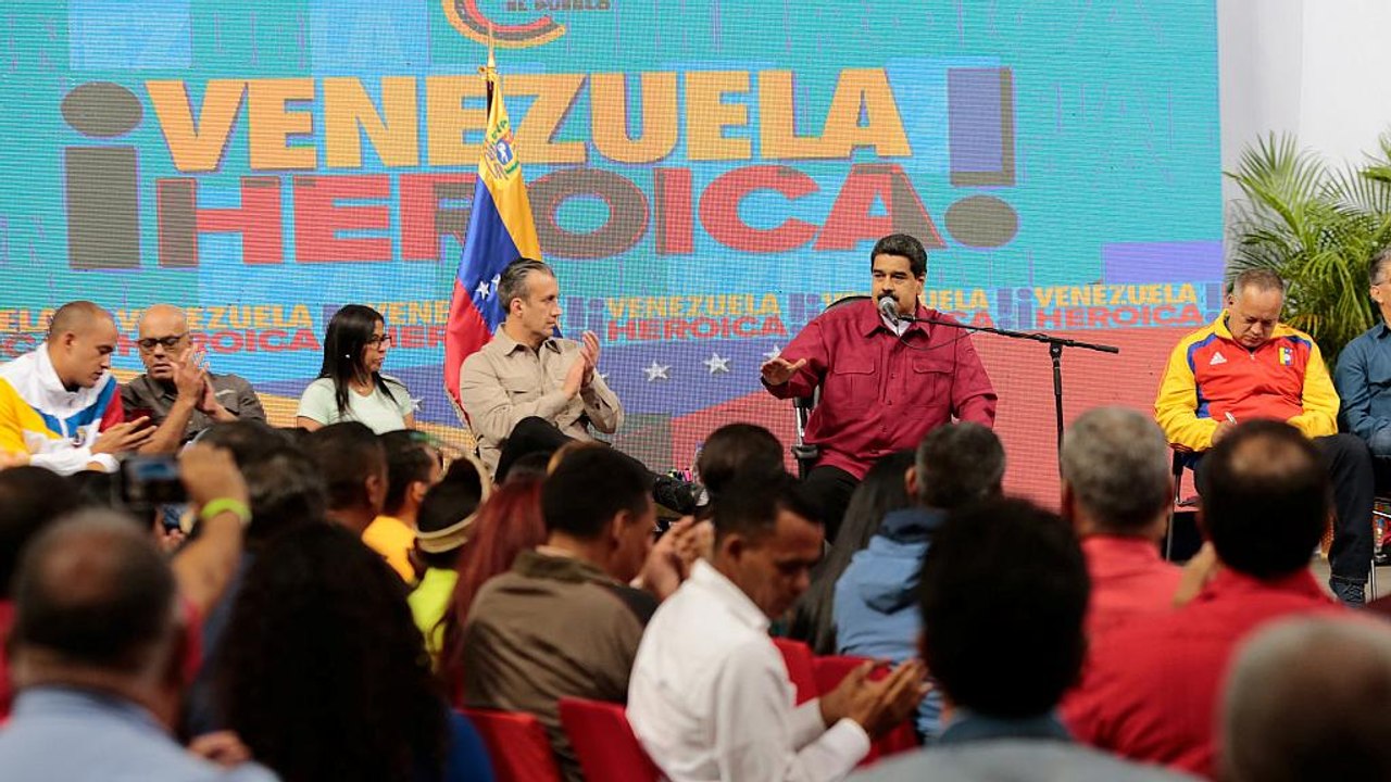 Maduro teilt aus: "Dämlicher Smartmatic-Chef"