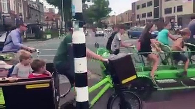 A Amsterdam il existe des vélos... BUS pour les enfants à l'école !