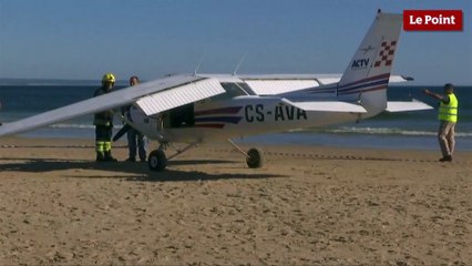 Atterrissage d'un avion sur une plage du Portugal