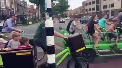 Un bus scolaire original aux Pays-Bas