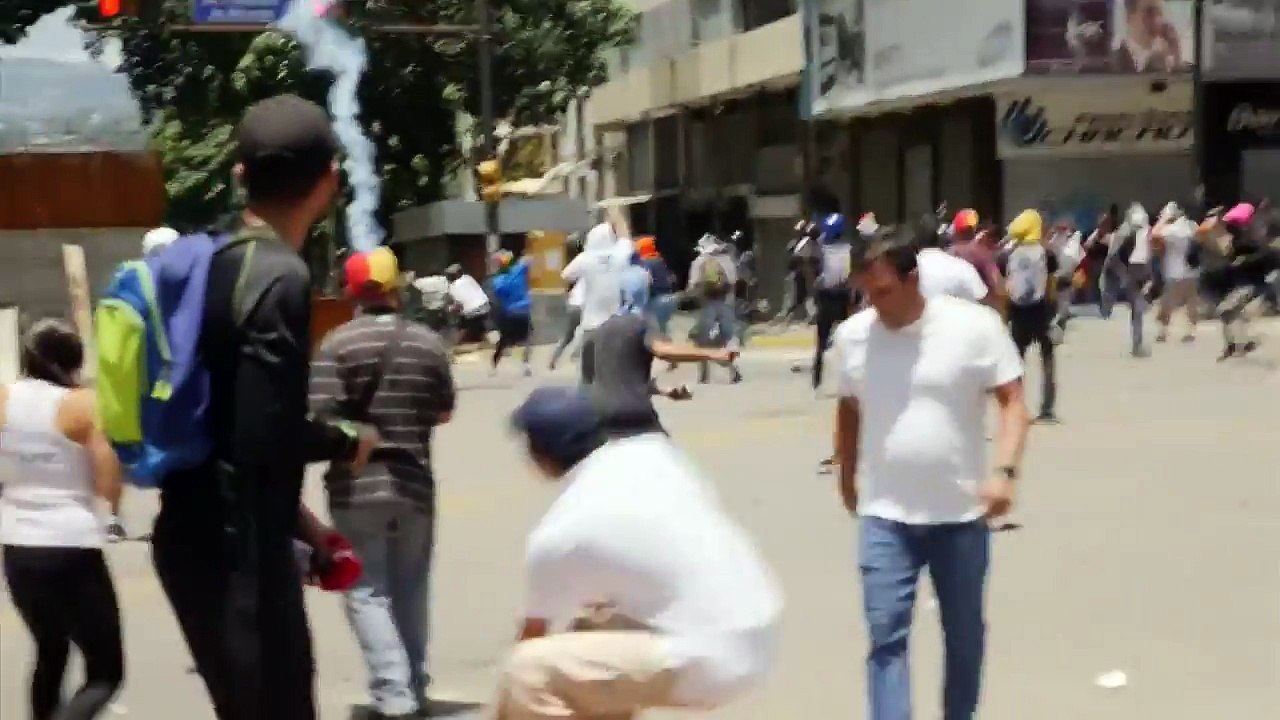 Des policiers sont blessés lors d'une explosion