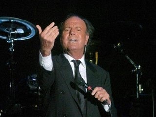 Julio Iglesias recibe Récord Guinness en China