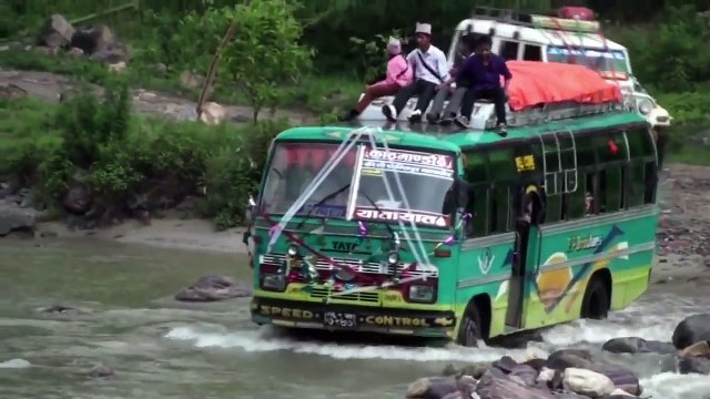 5 Most Dangerous Roads In Nepal नेपालको पाँच अत्यन्तै खतरापूर्ण सडक। मुटु कमाउने खतरनाक रोड #2