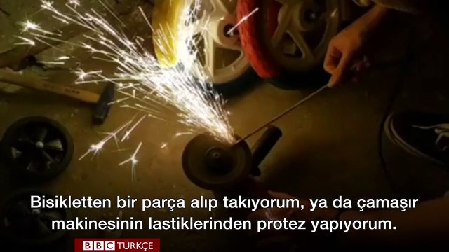 Yürüyemeyen hayvanlara özgürlük hediye eden Mardinli genç - BBC TÜRKÇE