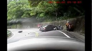Car VS Bike - CRASH - Blind Corner - FAIL (crash)