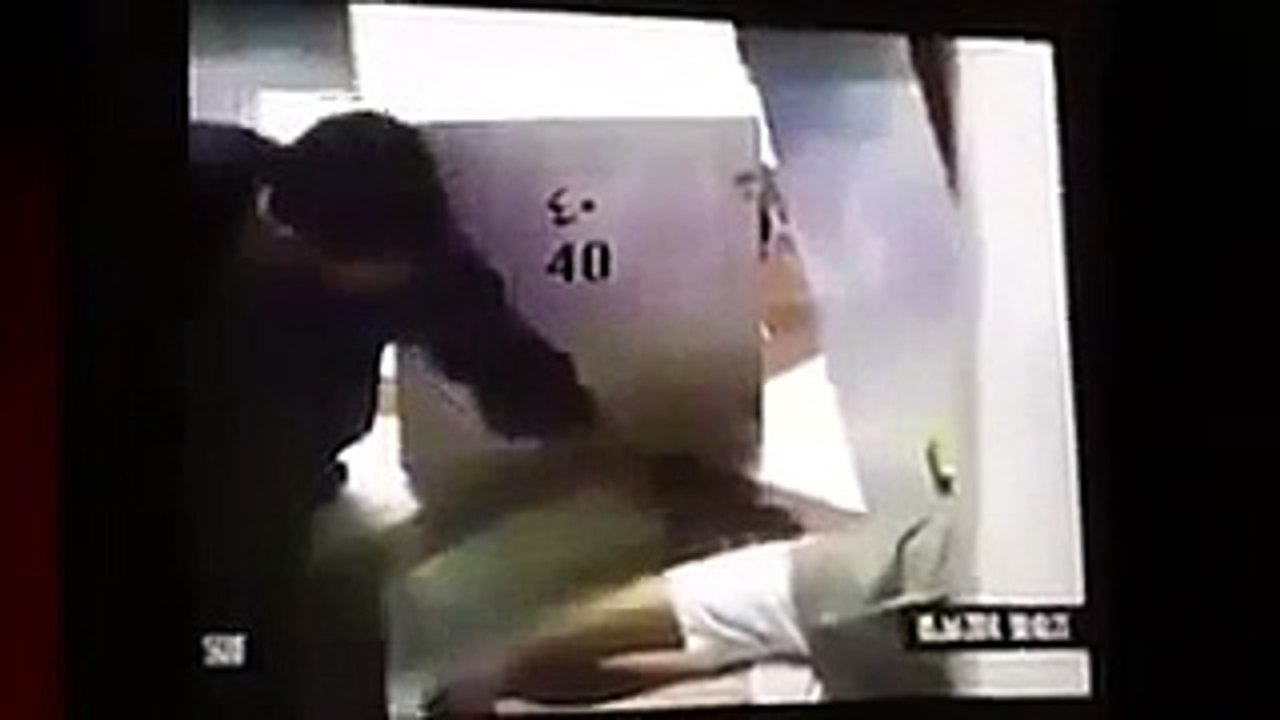 حرامي بالحرم المكي مادرى إلا و البحث يصيدونه _ واتس المملكة