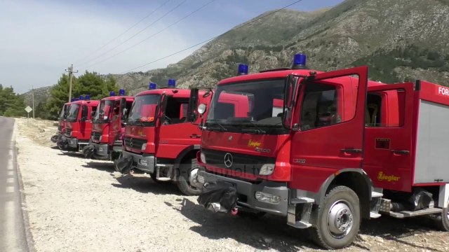Dukat, vazhdon beteja me zjarrin - Top Channel Albania - News - Lajme