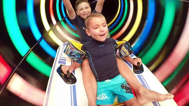 VLOG - Sensations Fortes pour Swan ! Toboggans Aquatiques du Parc Océanile