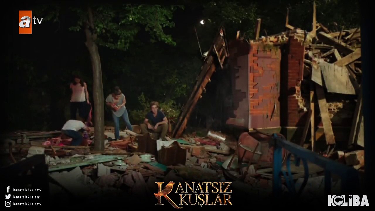 Birbirlerine sarılarak hayata tutunan Kanatsız Kuşlar - Kanatsız Kuşlar 3.Bölüm