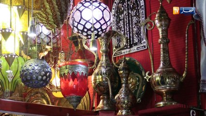 تونس: تونسيون يغازلون السياح من أجل بيع سلعهم