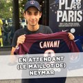 En attendant (le maillot de) Neymar devant la boutique du PSG