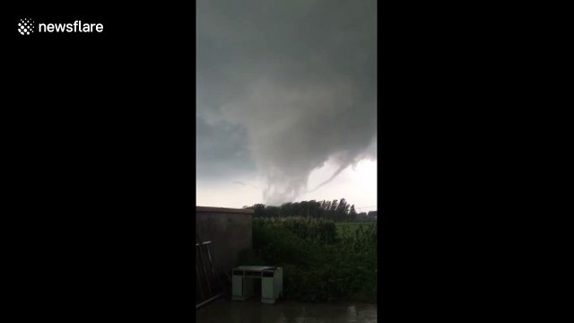 Tornado hits southern China injuring ten