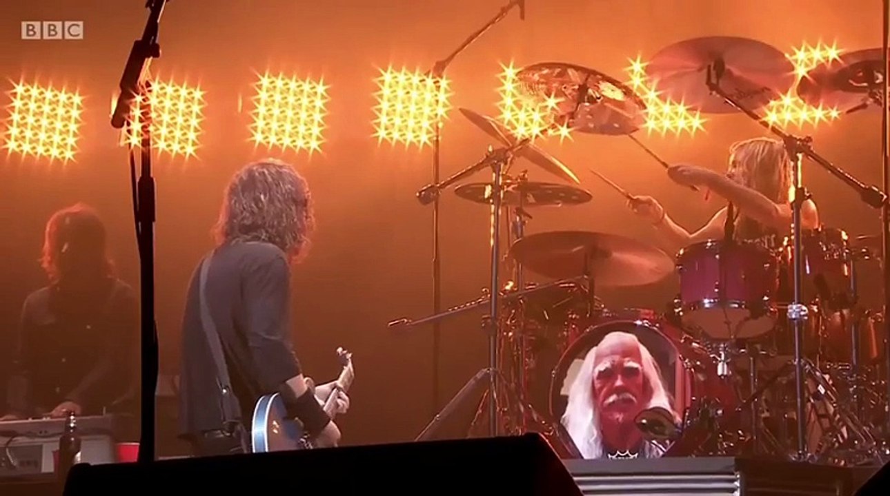 Foo Fighters "Walk" | Live At Glastonbury Festival 2017