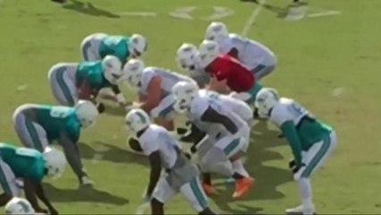 Tannehill injures knee during practice