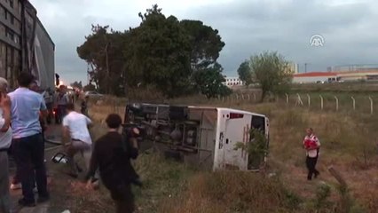 Halk Otobüsü ile Tır Çarpıştı: 28 Yaralı