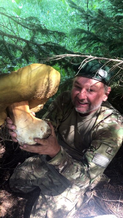 Man Finds Record Breaking Mushroom