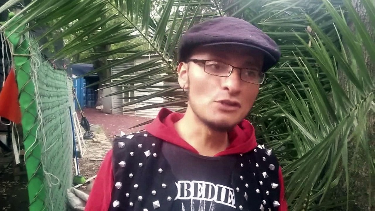 QUE ES FOOD NOT BOMBS? (2014)
