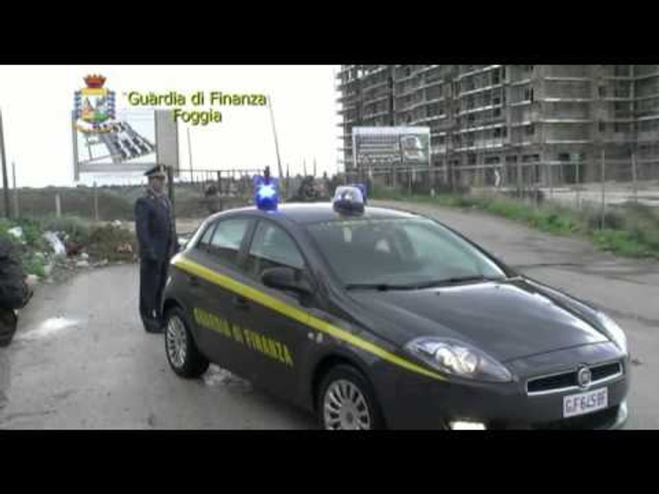 Foggia - Abusivismo finanziario, sequestrati ca...