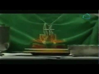 Imágenes sorprendentes, se levanta hostia mientras padre ofrece misa