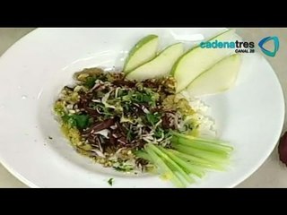 Receta de ensalada de coliflor y radicchio con aderezo de pera. Receta de ensalada mexicana