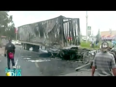 Narcobloqueos vuelven a las vialidades de Jalisco; hay un muerto