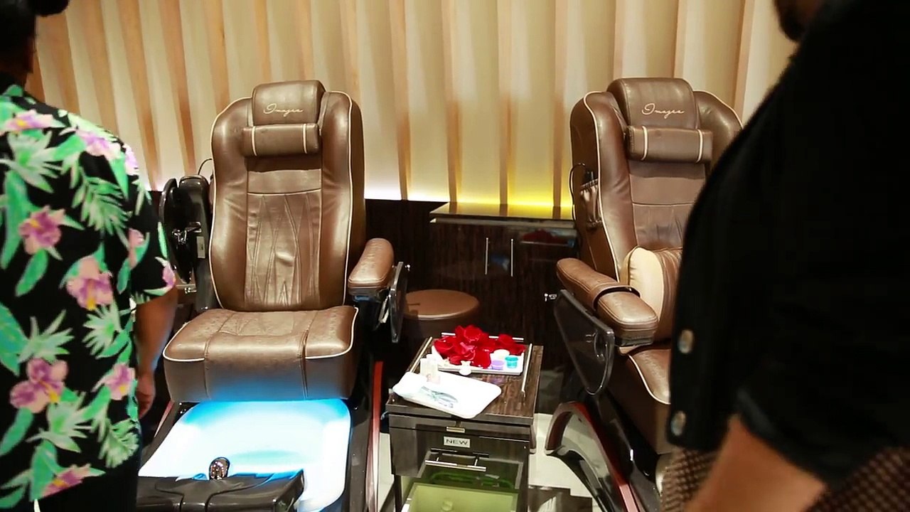 I Got A $60,000 Manicure-8hK4UzAH0rk