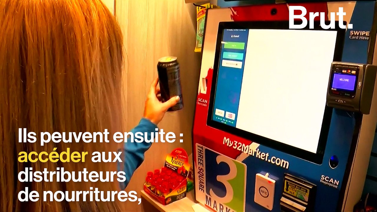 Des employés se font volontairement implanter une micropuce