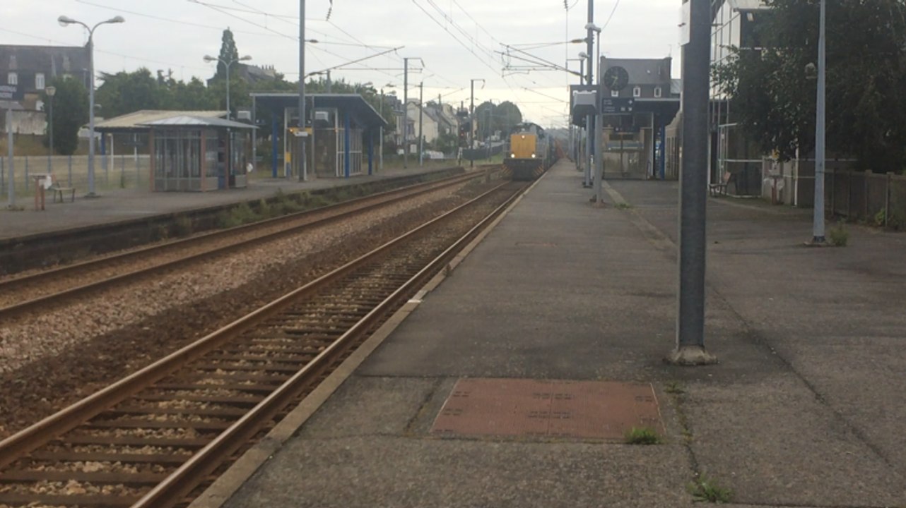 Un train pas comme les autres quitte le chantier Brest-Quimper