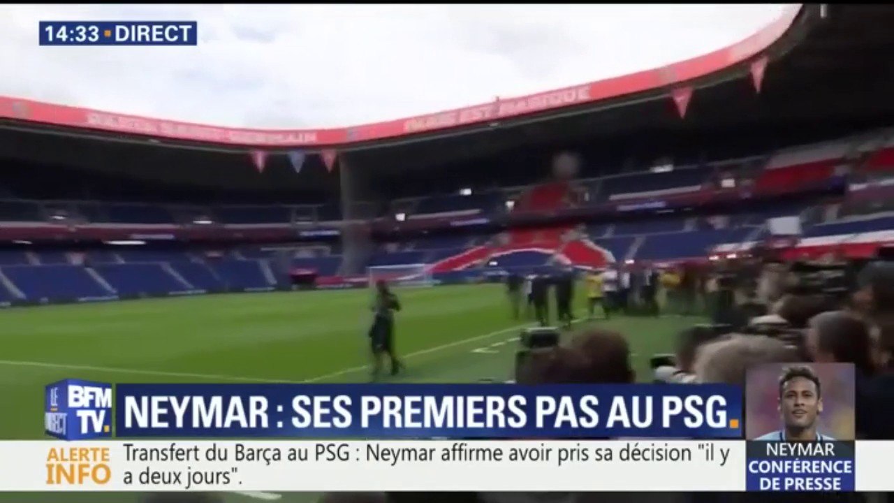 Les premiers jongles de Neymar sur la pelouse du Parc des Princes