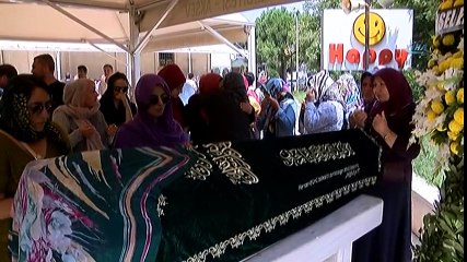 Tekne Kazasında Hayatını Kaybeden Anne Oğul Son Yolculuğuna Uğurlandı