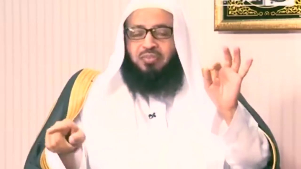 هل يجوز أن أعطي الصدقة ل أمي ... سؤال أبكي المذيع والشيخ على الهواء مباشر من متصل على احد القنوات