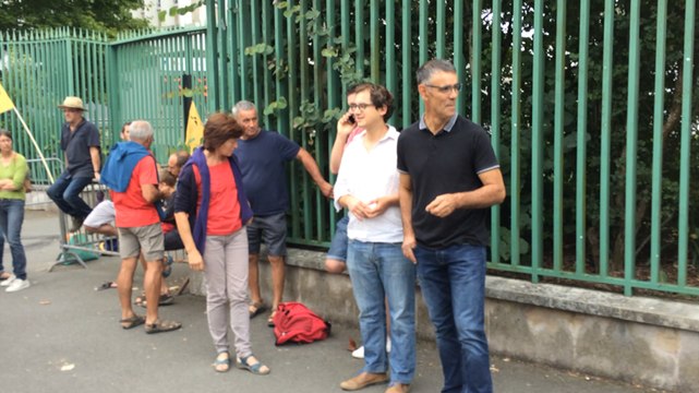 Manifestation de la Confédération paysanne devant la préfecture de Vendée