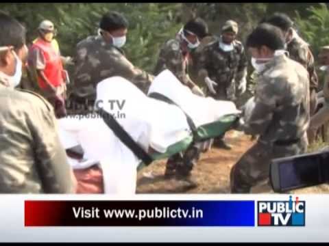 Anantapur train mishap - bodies taken out from bogie