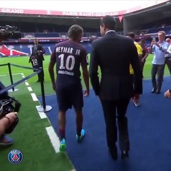 Neymar Arrives To PSG Stadium For Presentation!