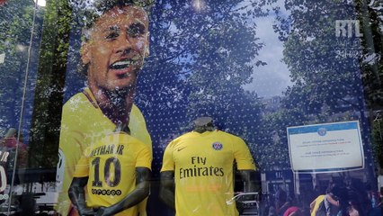 Neymar au PSG : le maillot n°10 en vente