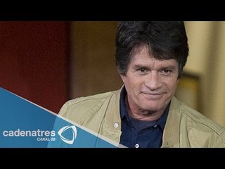 Alejandro Camacho perseguido por mujeres jóvenes / Alejandro pursued by young women